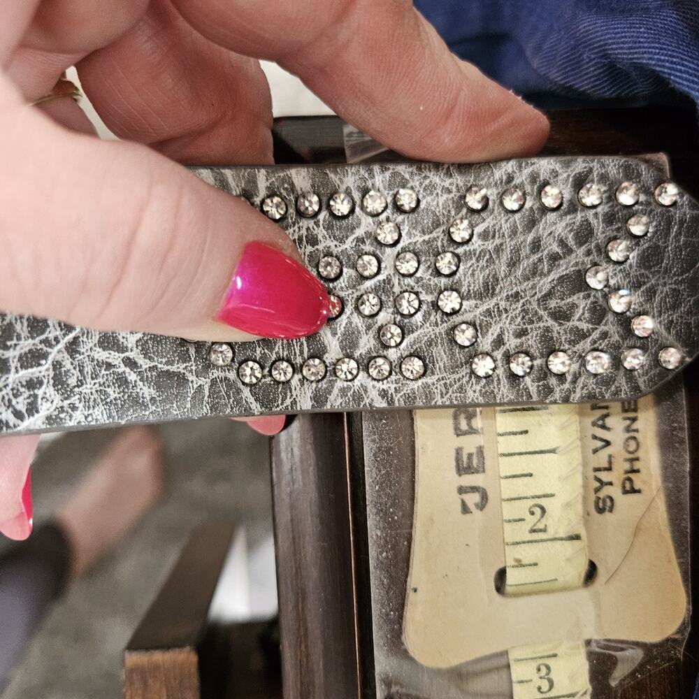 BKE Grey Leather Rhinestone Studded Glitzy Belt Coastal Cowgirl Rodeo Western - Picture 8 of 9